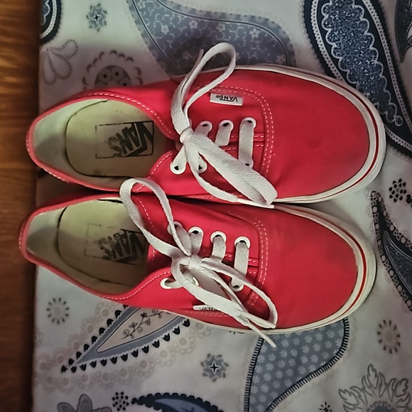 VANS - Picture 6 of 14